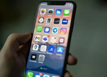 Mengenal Apa itu RSIM iPhone dan Resikonya