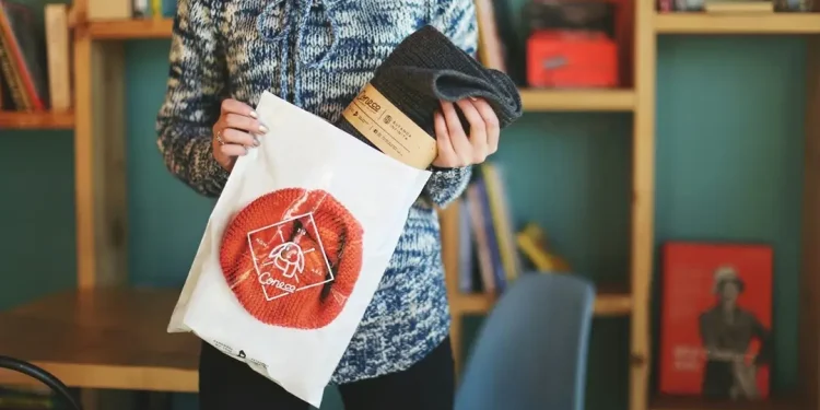 Bubble Mailer dan Lakban Coklat