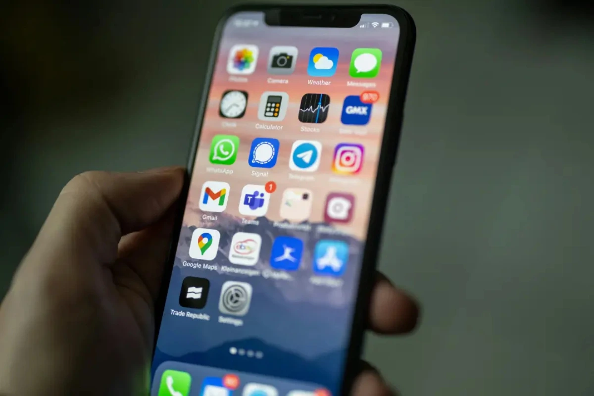 RSIM iPhone Itu Apa? Ini Cara Kerja dan Risikonya